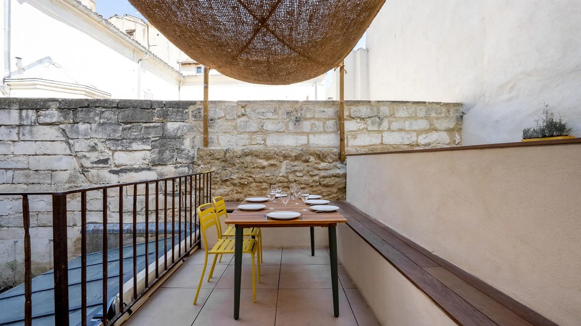 La Terrasse Du Saint-Didier Avignon 0*,  France