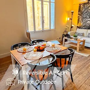 Ac - Private Exterior - Au Pied Du Palais Des Papes! Avignon